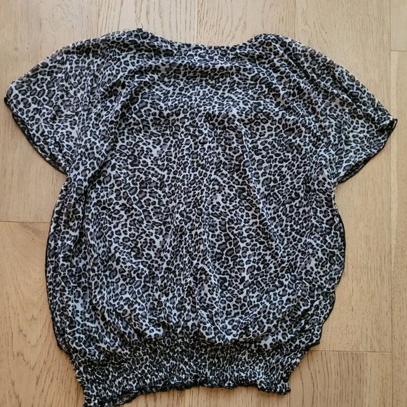 Relaxed fit blouse. Size Medium. Grey/Brown Cheetah Print - Like New - Picture 2 of 7